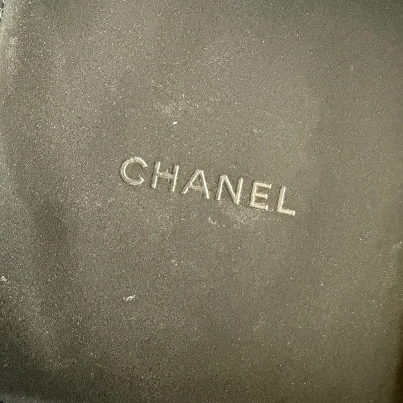 CHANEL Gold and White Pearl Bracelet